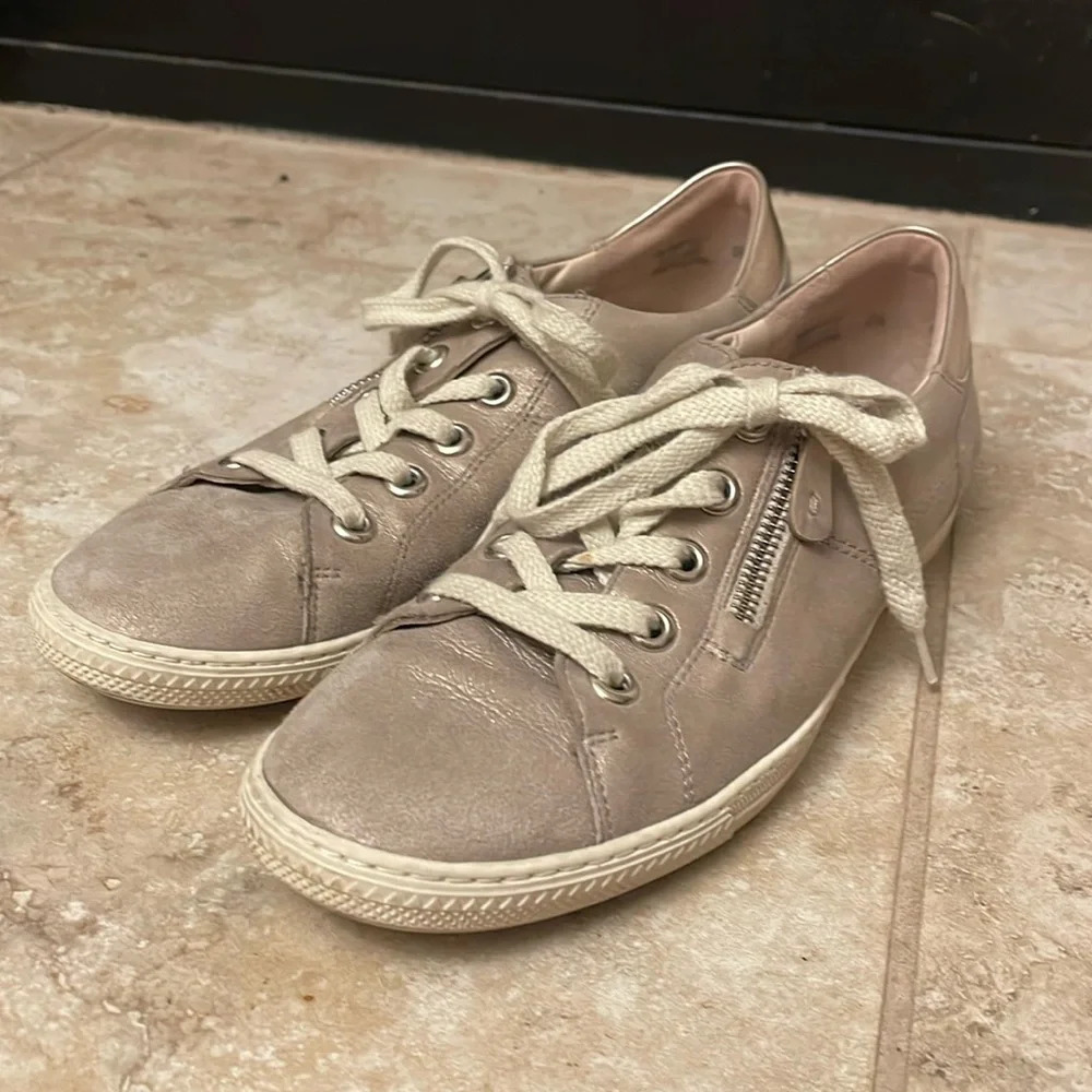 Paul Green soft silvery tan leather size 5.5